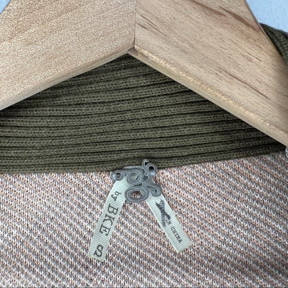 BKE Buckle Animal Print Raw Hem Open Cardigan Sweater S FLAW - Picture 3 of 9